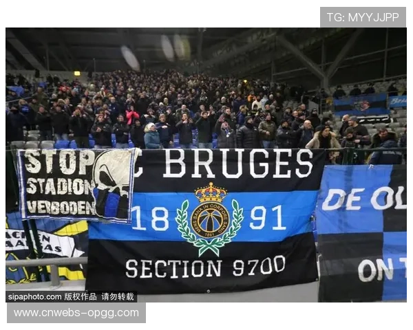 山东泰山绯闻外援中卫阿尔瓦罗抵达首都国际机场